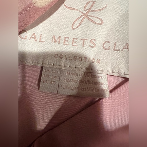 Gal meets glam Finley - Picture 12 of 12